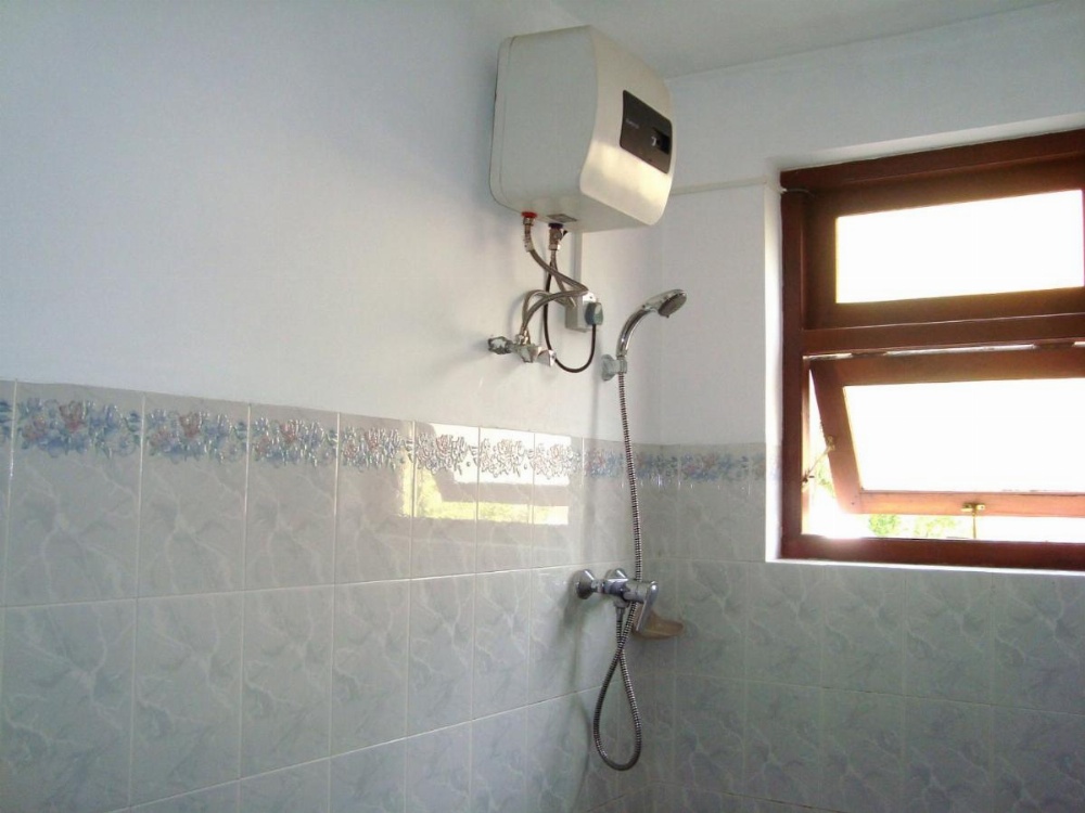 Room image 4